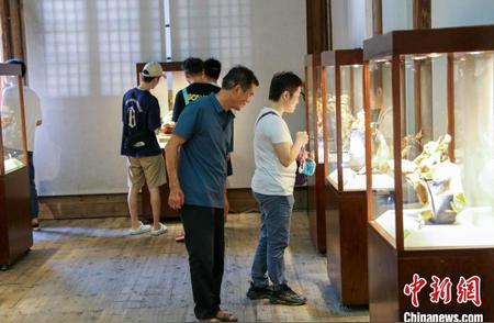 新时代的艺术赞美：福州古意新风木雕技艺传承展