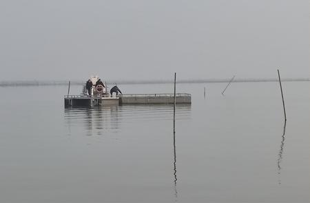 洪泽湖浮台垂钓乱象整治启动